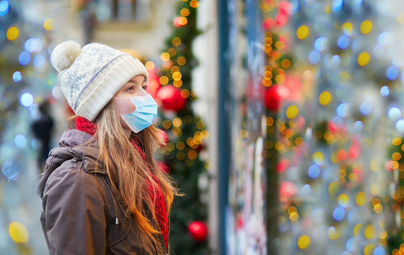 Lady out shopping while wearing a mask